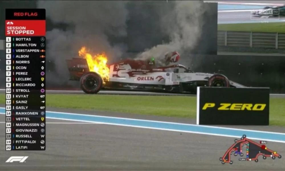 Formula 1: Στις φλόγες τυλίχθηκε η Alfa Romeo του Ραϊκόνεν